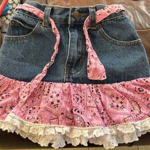 Kiddie Korral Girls 3T Denim Bandana Ruffled Cowgirl Skirt Pink Toddler Size 4t
